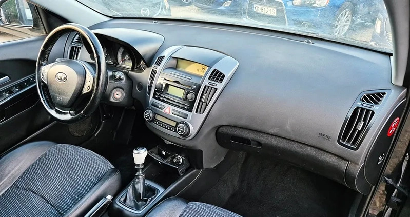 Kia Ceed cena 16500 przebieg: 231000, rok produkcji 2008 z Sobótka małe 631